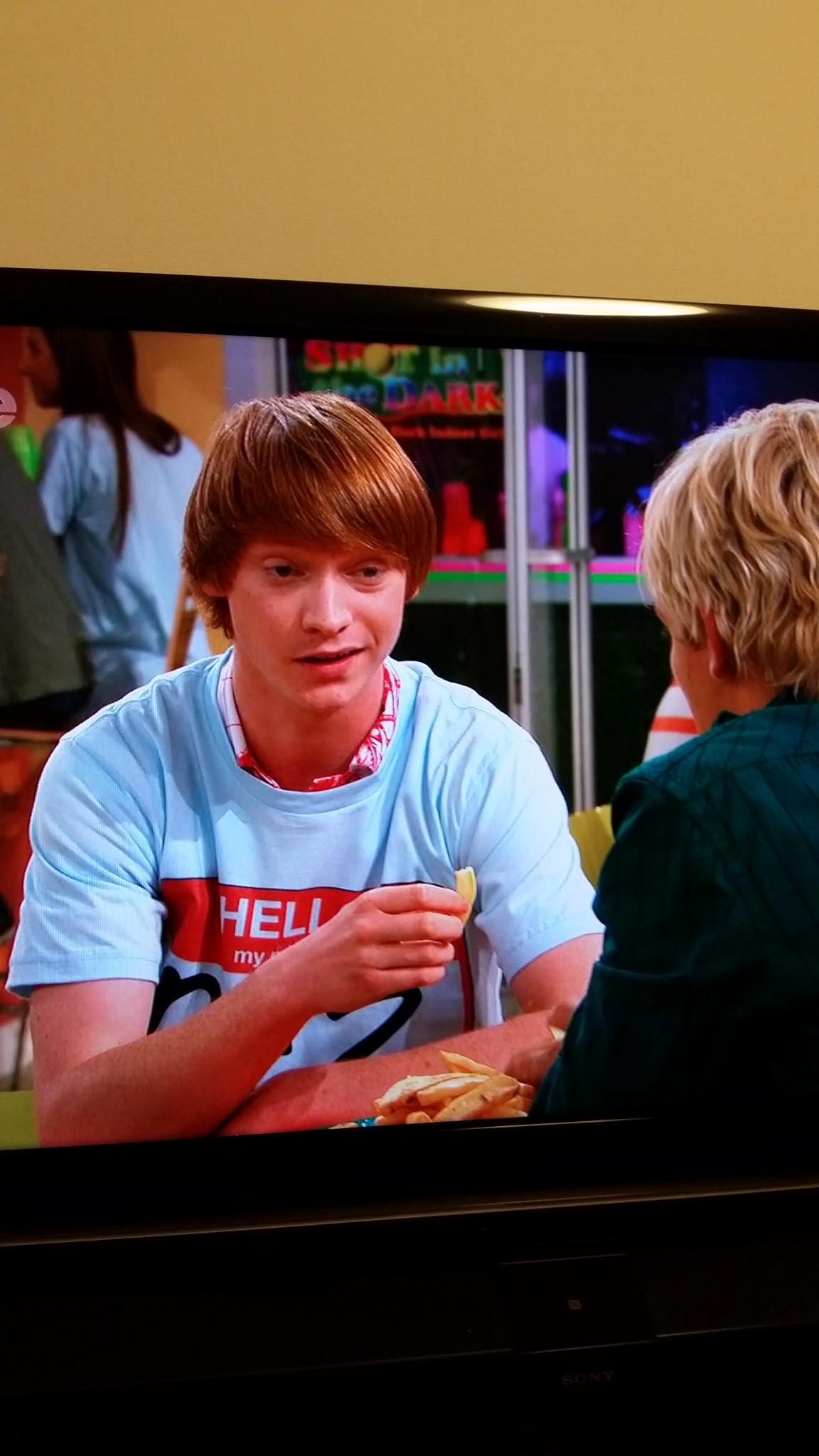 Happy birthday calum worthy!!! 