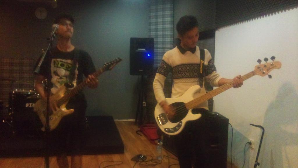 Laughing In Silent tweet media