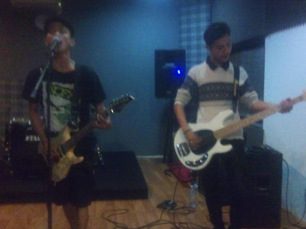 Laughing In Silent tweet media