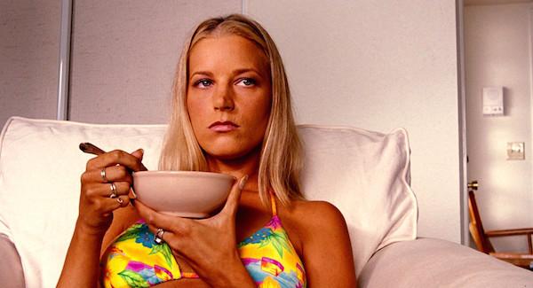 Happy birthday to Bridget Fonda! \"Hello? It\s for you.\" 