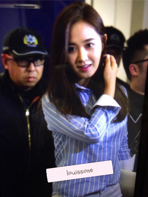 [PIC][27-01-2015]Yuri khởi hành đi Hồng Kông để tham dự sự kiện "iiJin F/W2015 Fashion Show"  vào tối nay B8XnIZNCEAE7wyz