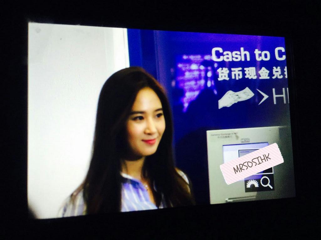 [PIC][27-01-2015]Yuri khởi hành đi Hồng Kông để tham dự sự kiện "iiJin F/W2015 Fashion Show"  vào tối nay B8XnvqhCMAEyXPX