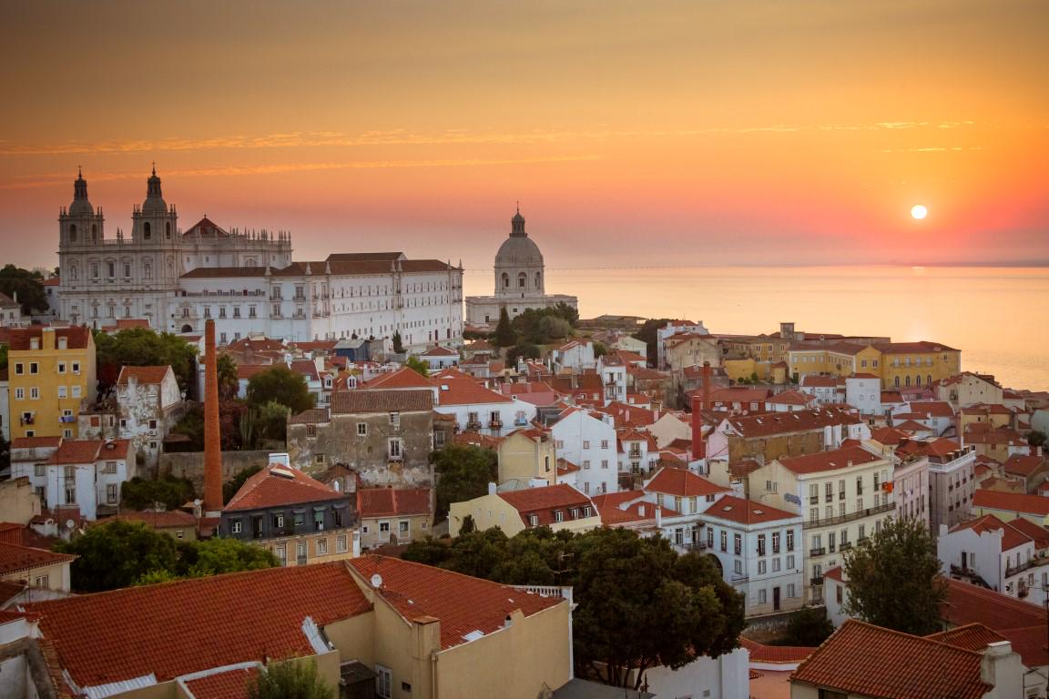 Tripyourcity's tweet photo. Prochaine destination? #Lisbonne Des idées, des contacts? N’hésitez pas! #tripyourcity #cityguide #portugal #RT http://t.co/xVTvujujl3