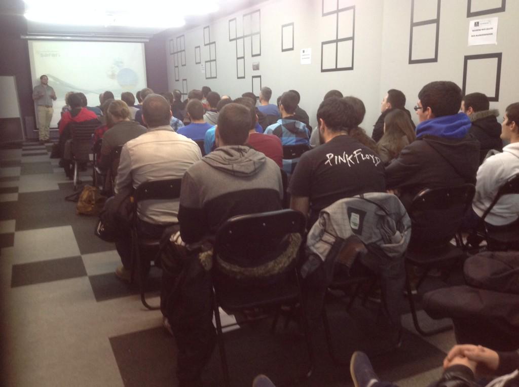 SafariCrowdfund's tweet image. ¡ Algunas fotos de nuestro Taller de  #Crowdfunding hoy en @MadridEmprende en el centro de Vicálvaro #madridOnRails !