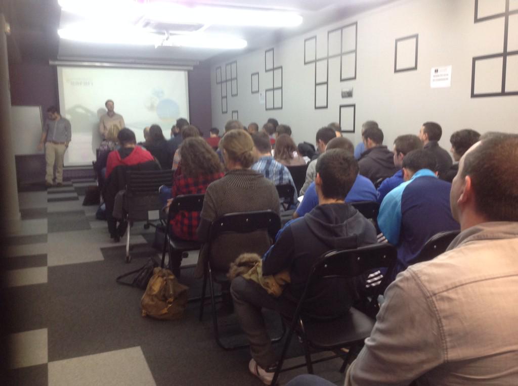 SafariCrowdfund's tweet image. ¡ Algunas fotos de nuestro Taller de  #Crowdfunding hoy en @MadridEmprende en el centro de Vicálvaro #madridOnRails !