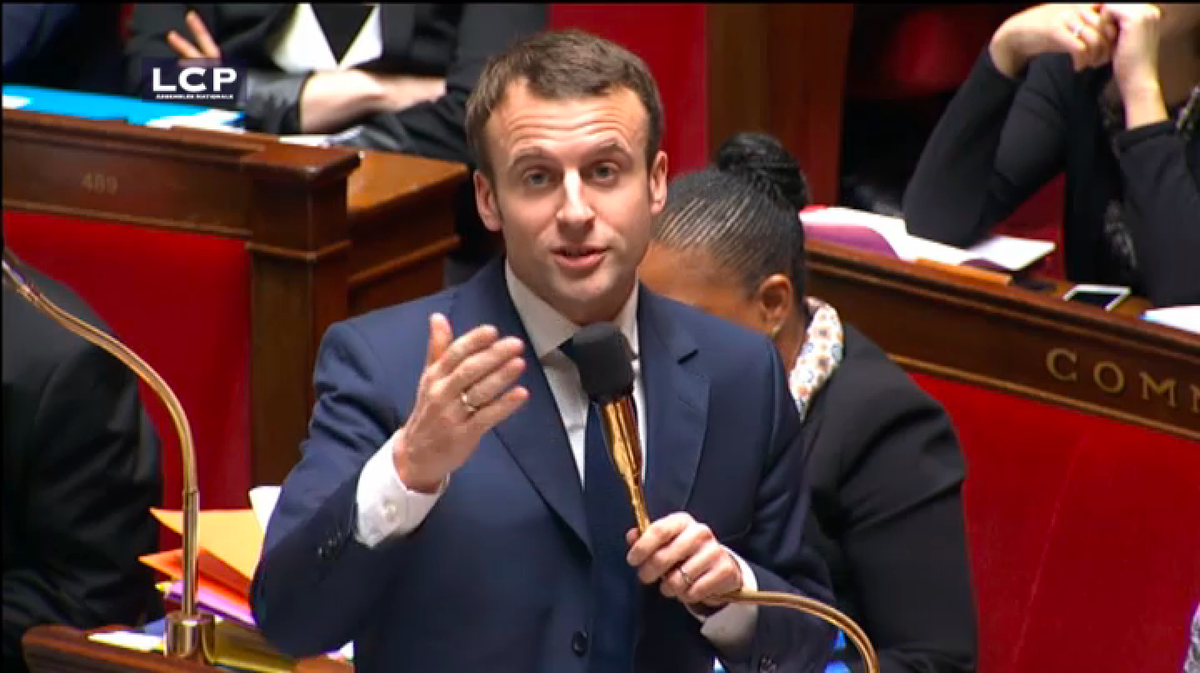 LCP's tweet photo. VIDÉO @DFasquelle: "Monsieur le Premier ministre, arrêtez la charge de l'éléphant #Macron !" http://t.co/DLTlTaEwky http://t.co/RUHG3kAbOv