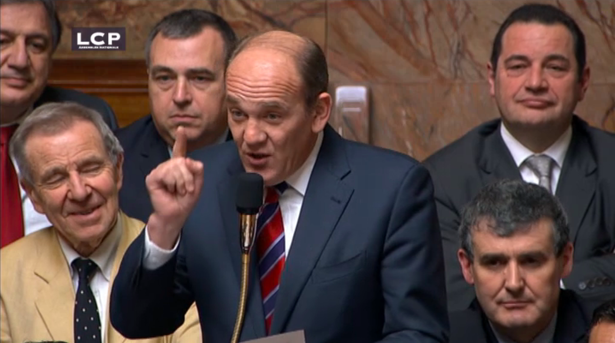 LCP's tweet photo. VIDÉO @DFasquelle: "Monsieur le Premier ministre, arrêtez la charge de l'éléphant #Macron !" http://t.co/DLTlTaEwky http://t.co/RUHG3kAbOv