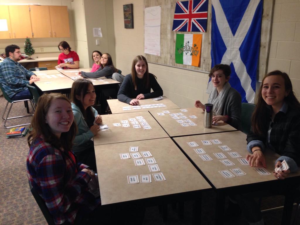 arschuitema's tweet photo. Talking about core values en Español IV @CvilleBroncos @OAISDfuturePREP #knowyourself #knowyourneighbor http://t.co/jpmXvHS635