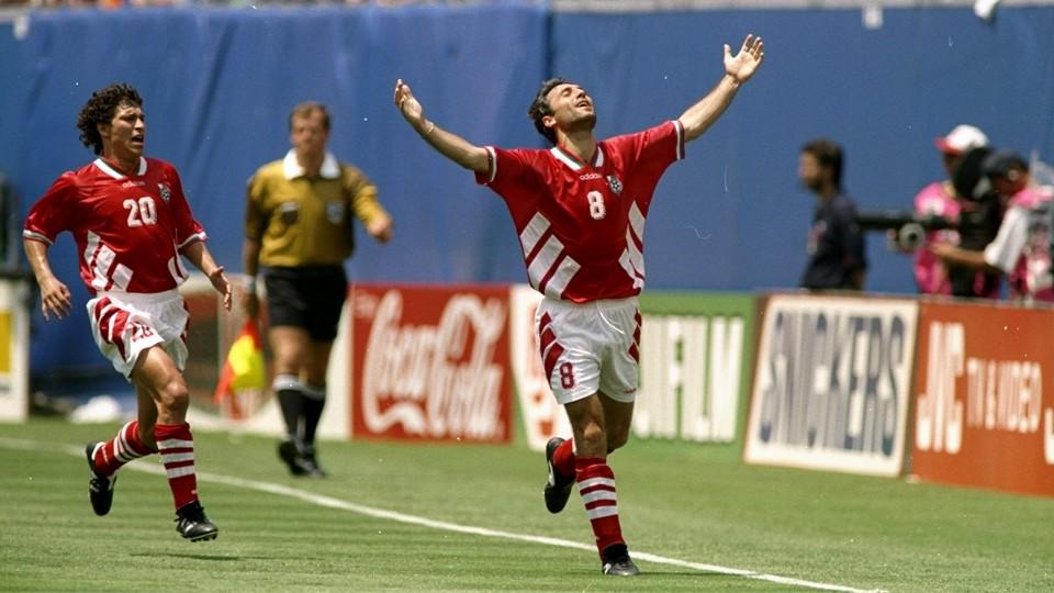 Happy birthday Hristo Stoichkov! The & legend is 49 today
 