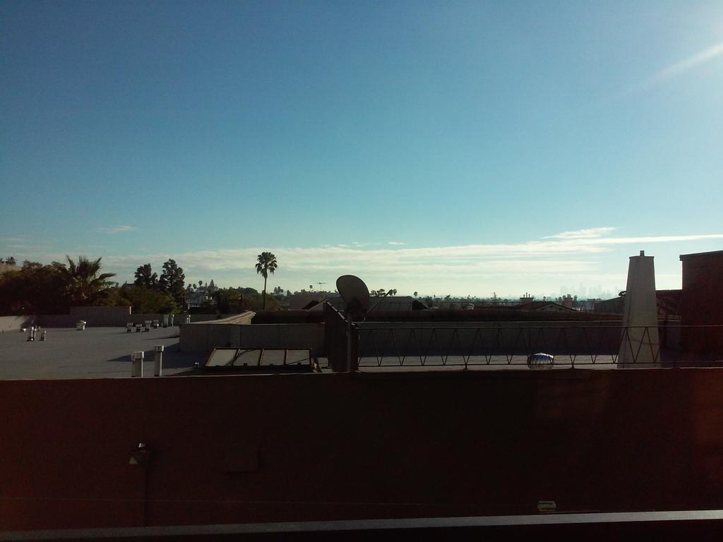 Mykey_James's tweet image. When my stress seems endless, i try2 remember molehills are not mountains.  #ComfortableProportion #dropinthebucket