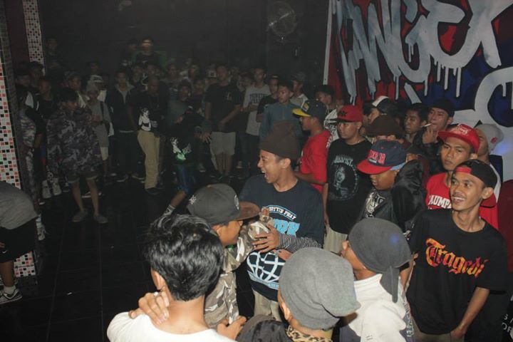 Meliae bareng <a href="/Noits28/">NOITS28 | HOMIES </a> <a href="/Streetmosh_CLDG/">CILEDUG STREET MOSH</a> <a href="/SB13FR/">SerpongBeatdown13</a>