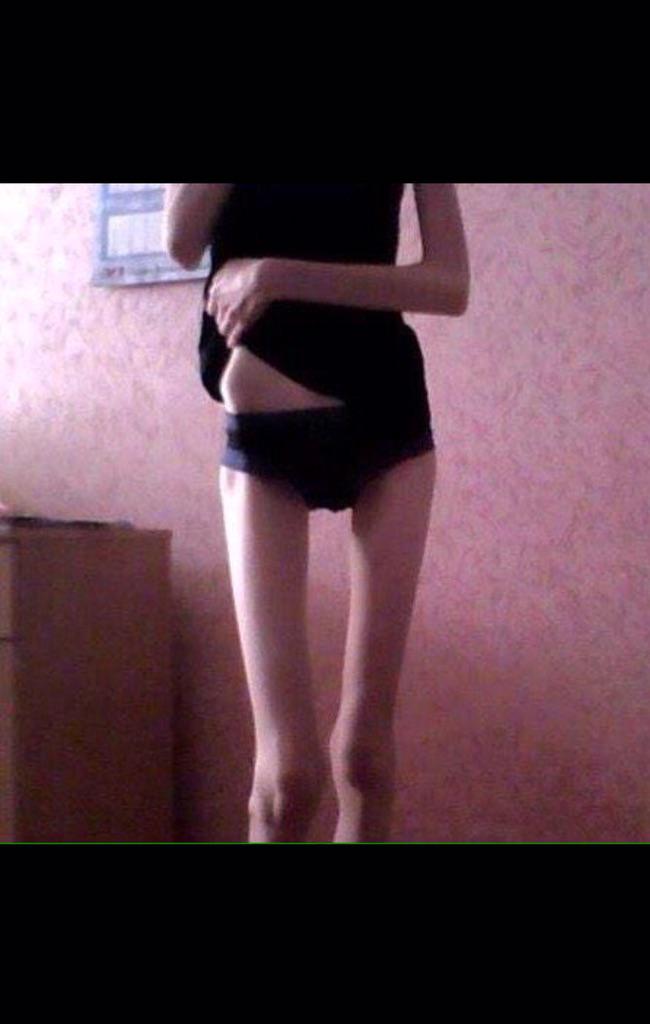 IdBangU666's tweet image. These are my 4 favourite thinspo's EVER  #thinspo