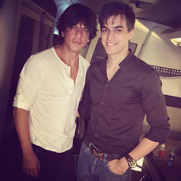 Shah Rukh Khan (<a href="/iamsrk/">Shah Rukh Khan</a>) snapped with TV actor #MohsinKhan.