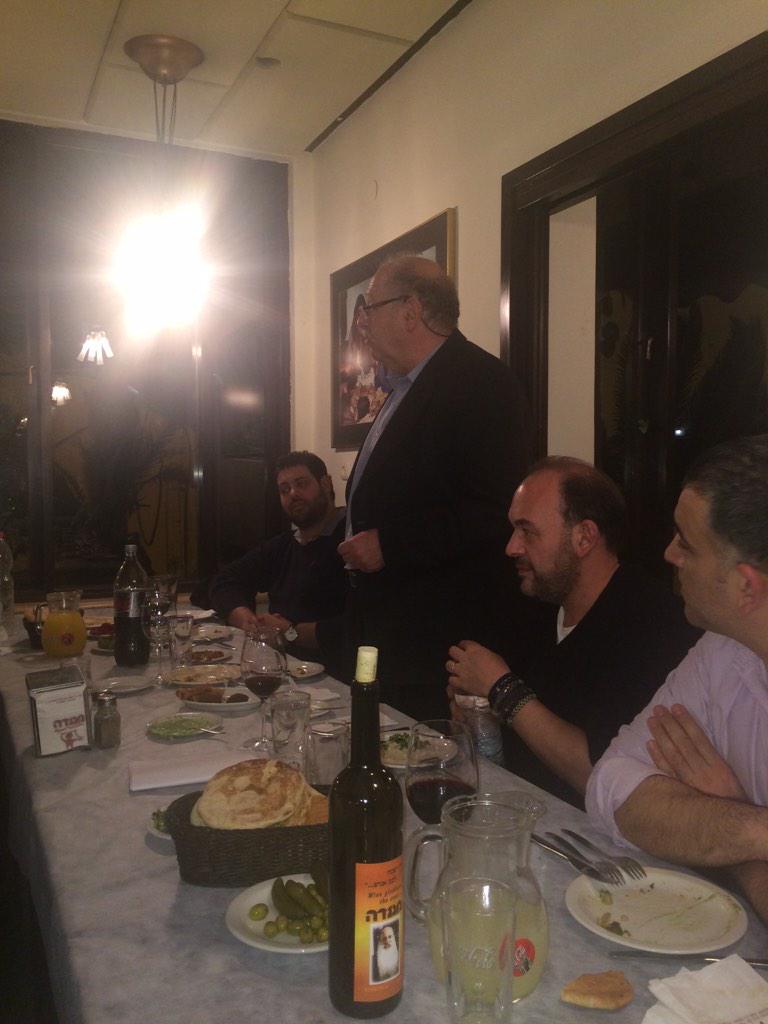 girvak's tweet photo. #fellow40 ICQnun kurucusu Yossi Vardi ile ilk aksam yemeginde! http://t.co/4O41phmPbD