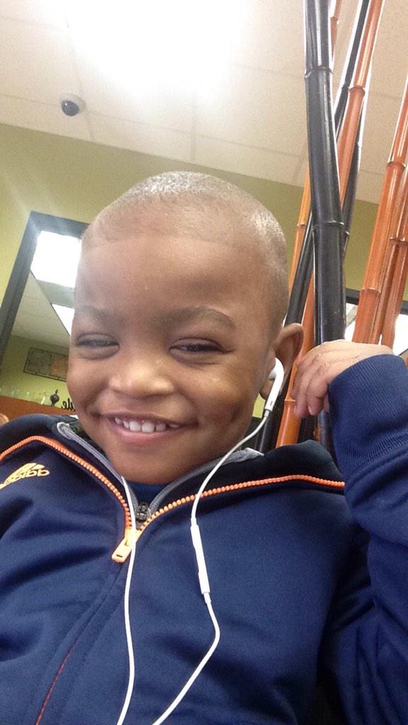 Shawnnshea1's tweet photo. My big man lookin like his daddy . 💙☺️ http://t.co/JIECRXeKY1