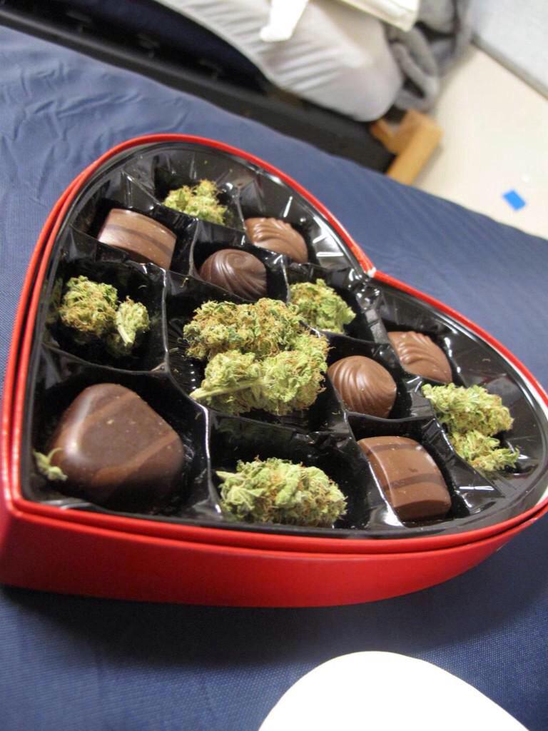 WorldOfBongz's tweet photo. For bae on Valentines Day http://t.co/vpSMqNgN7p
