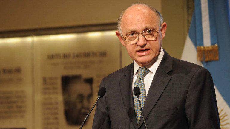 AgenciaAJN's tweet photo. Piden a la AMIA que excluya como socio al canciller Timerman http://t.co/6bWywDOTl5 http://t.co/AnvCvLhBHl