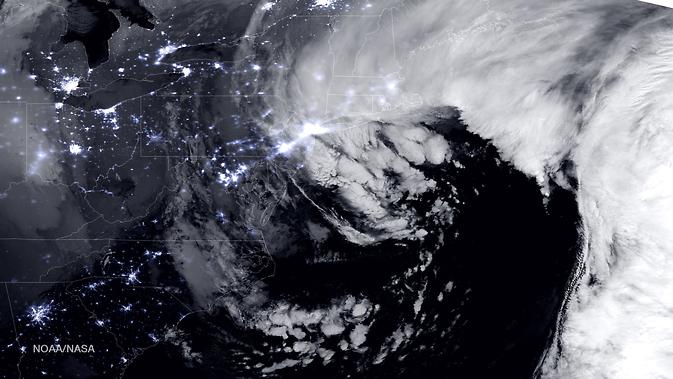 NASA_ebooks's tweet image. A test version of the #blizzardof2015 from NOAASatellites &amp;amp; NASANPP:
