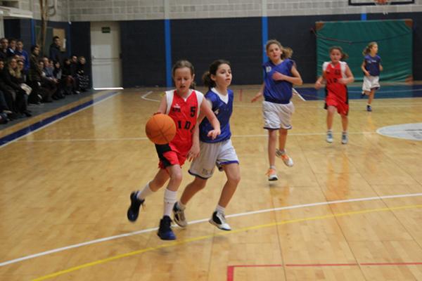 JaumeJaner's tweet photo. El mini femenino ganó su encuentro en el MOLINAR. http://t.co/YO3wOgVmrR