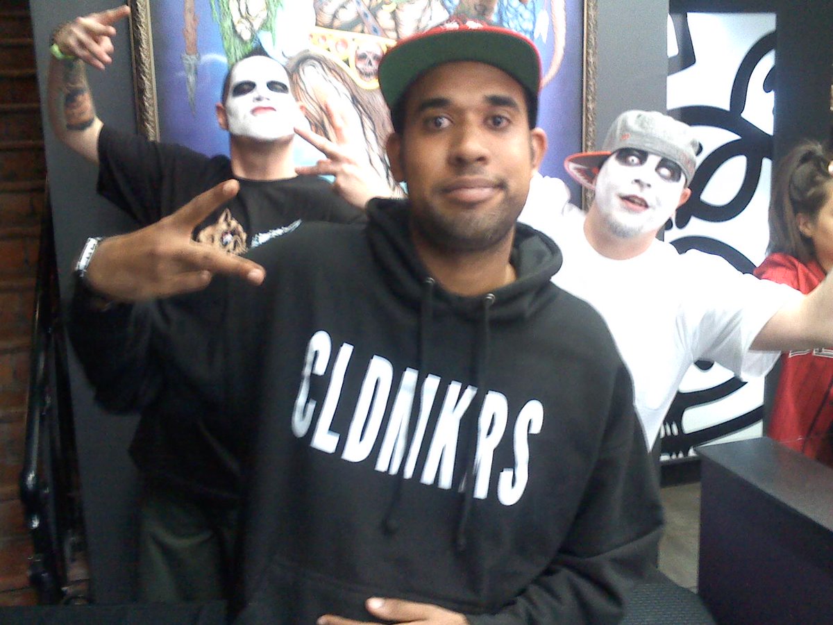 NickSteelhead's tweet image. Me &amp;amp; @tweetmesohard @ the Meet and Greet in LA, It was Dope seeing yall, Ima see yall again when ya tour hits LA, MCL