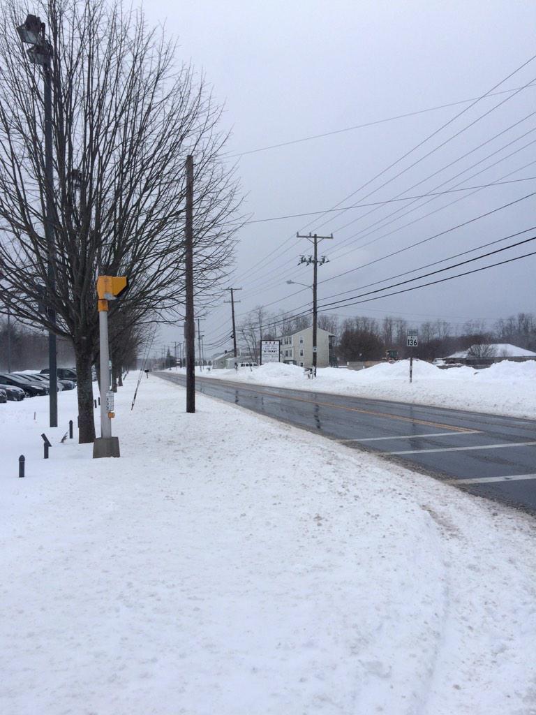 BCPC_FCTV's tweet photo. #Blizzard2015 #Bristol Metacom Avenue  a ghost town! http://t.co/DEfB8ouP6i