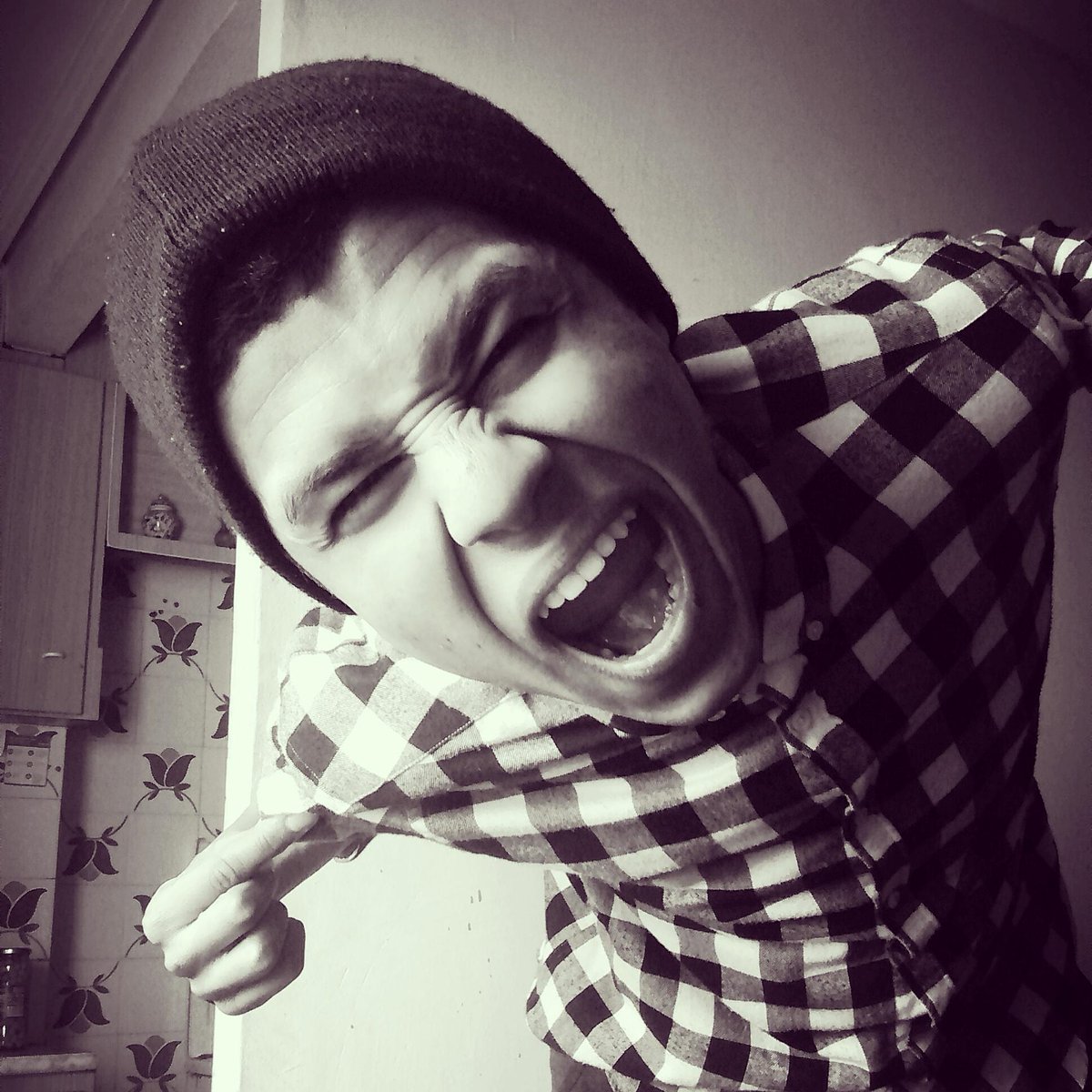 BrownYusef's tweet photo. ¿Que esta pasando? http://t.co/A36pxQhqI2