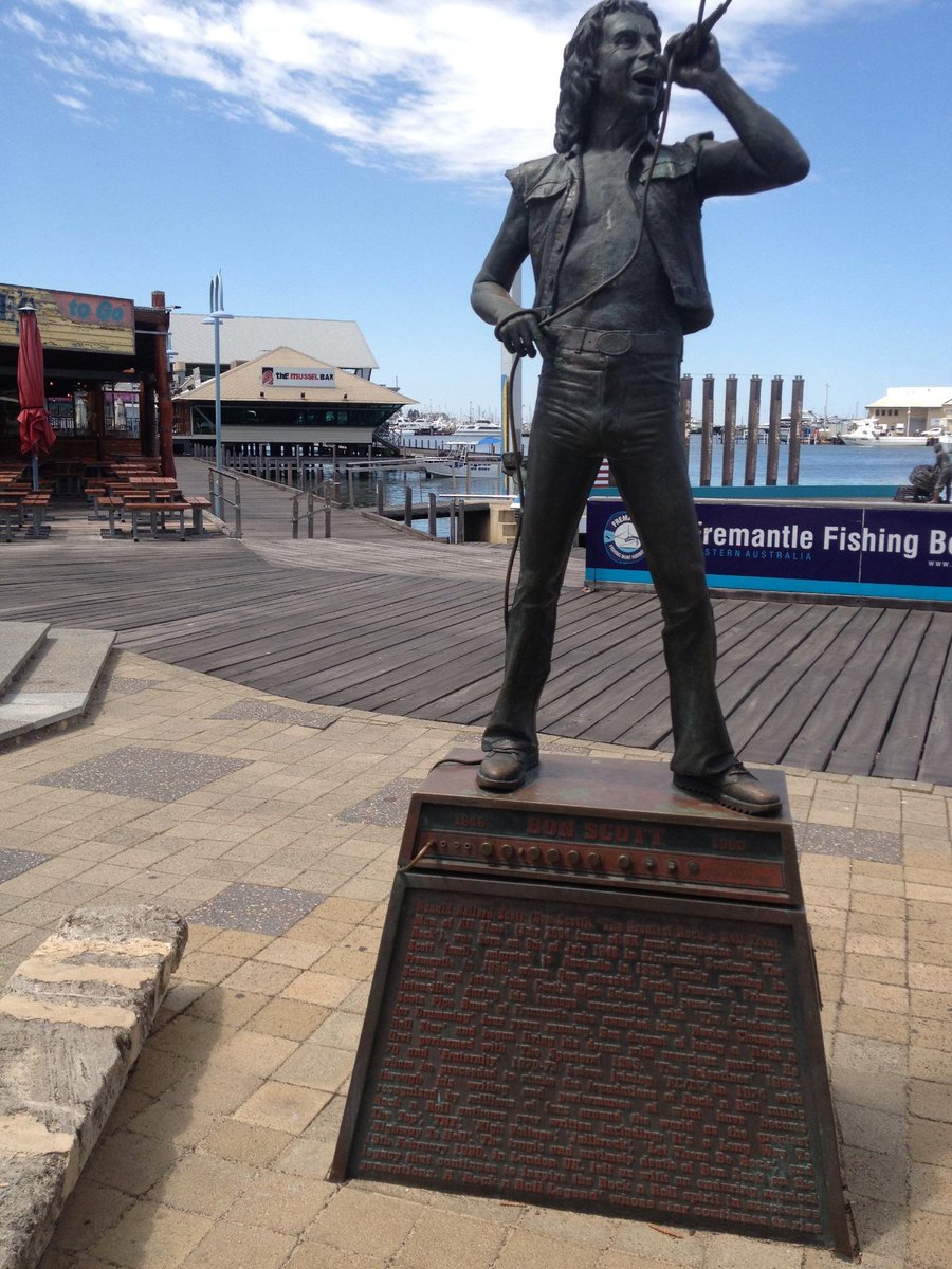 billburr's tweet photo. Bon Scott Statue in Perth. Standing on a MAH-shall down by the WAHT-AH! http://t.co/wsR1lVFUFa