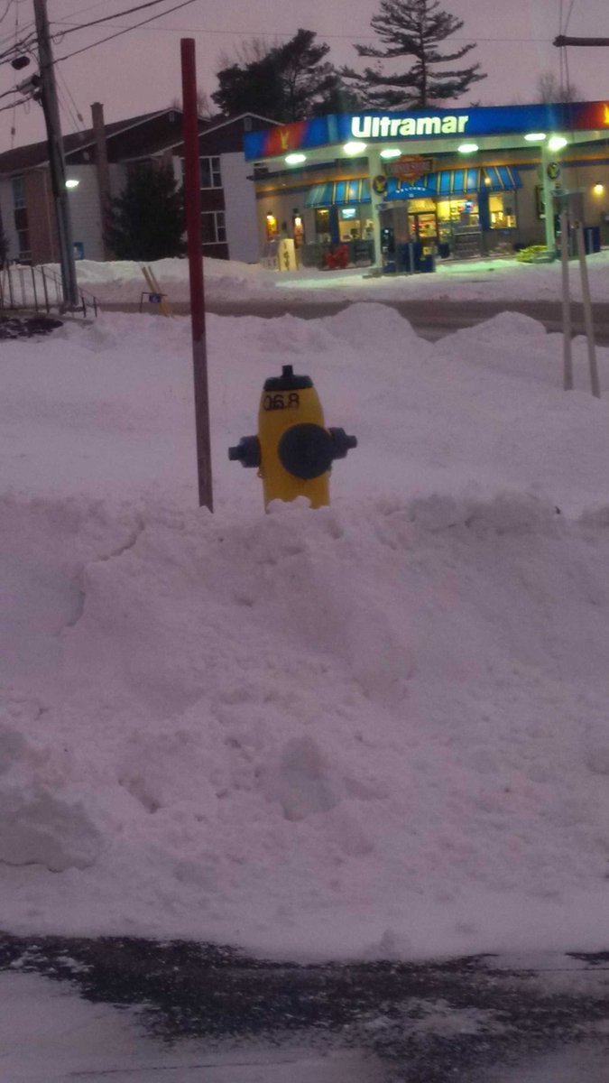 AndrewLMitton's tweet photo. Got one of these in your yard? Grab your shovel It could be your house that needs it #nsstorm #nsfiresafety http://t.co/nOZvEIEstb