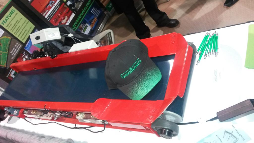 SpudSmartMag's tweet photo. We decided to test the conveyor scale at #Greentronics booth at #PotatoDays15, it works really well. http://t.co/npTIE3PKJe