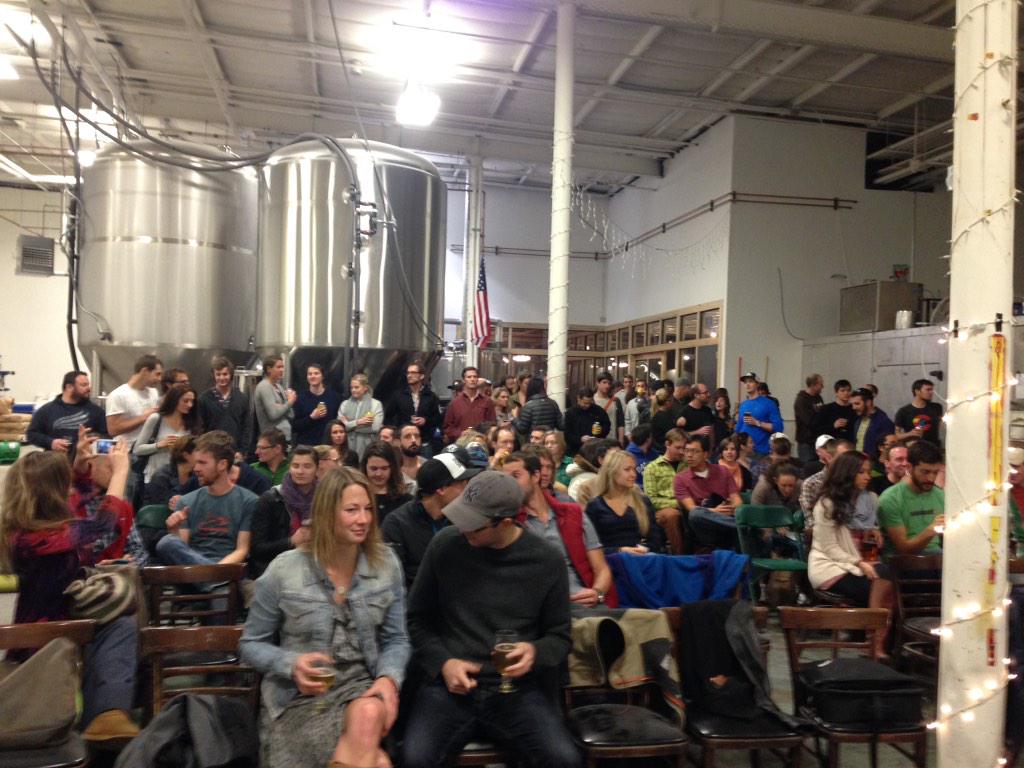 elevationout's tweet photo. It's a full house tonight for #beyondtalks with @SteepSkiing! Stay tuned was we live tweet his talk! @Jeanwrites http://t.co/OwR3ovTWsV