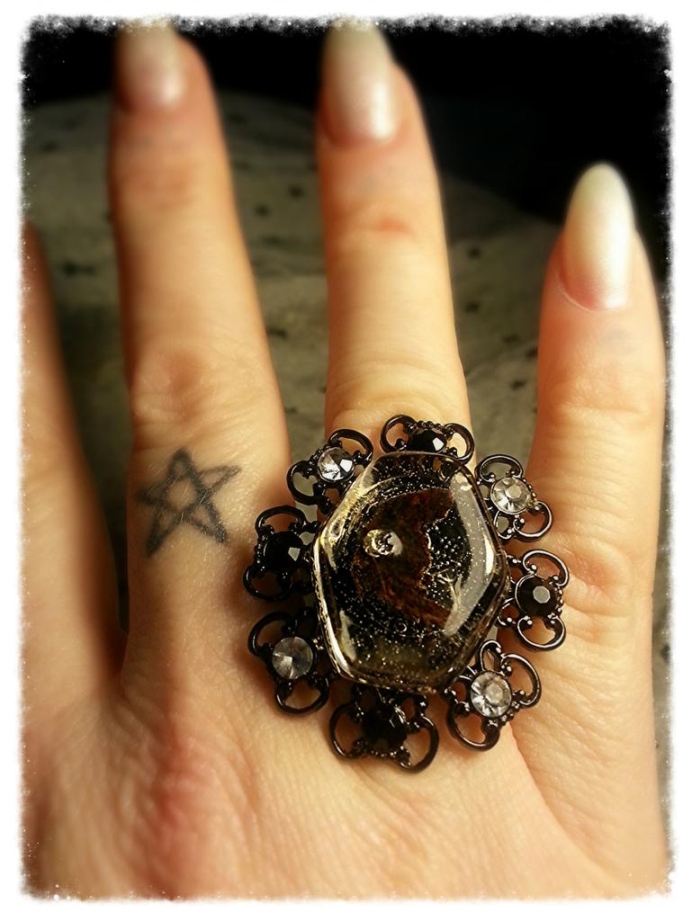 Ravenwyck's tweet photo. Another peek....coming soon beautiful ones! #witchescrafting #rootmagick #Mandrake #moon #ring http://t.co/L3zf5x6b6I