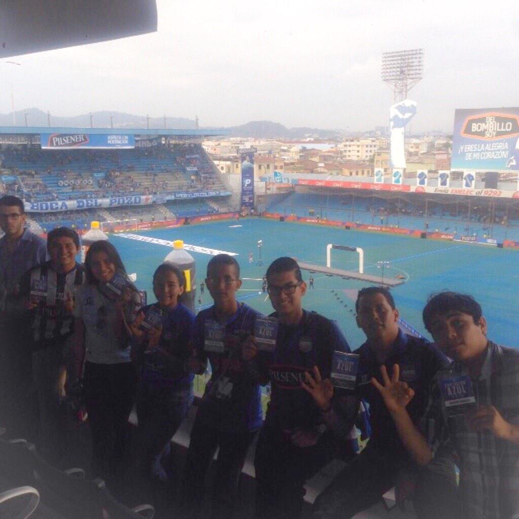 BancoPacificoEC's tweet photo. Ganadores de la #ExplosionAzulGigante en el #EstadioBancoDelPacifico http://t.co/CTFAlsA3E6