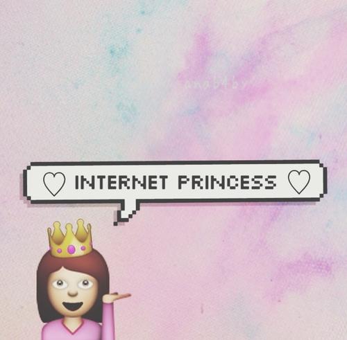 CharlieeCL's tweet image. Me: