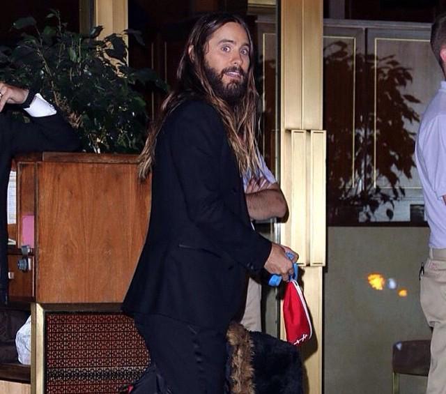 Knockahore's tweet photo. Have #Fannypack will go to #SagAwards2015 #OnceYouGoPack... @JaredLeto  Love you are a man of your word! Laughing! http://t.co/JbdfwgUNQm