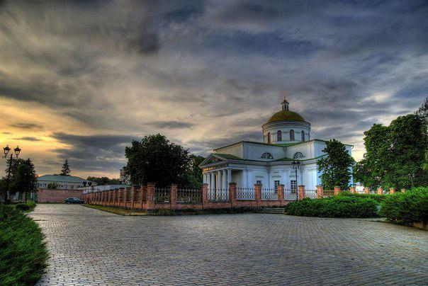 М біла. Город белая Церковь Украина. Белоцерковь Украина. Белая Церковь Киевская область.