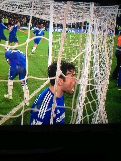Ini momen paling cetar..Costa teriak teriak gitu ke fans Liverpool habis Ivanovic cetak goal :))