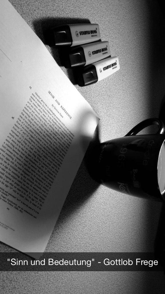 OKiranGrover's tweet photo. "Sinn und Bedeutung" - Gottlob Frege ☕️📖 #datphilosopherlife #senseandreference http://t.co/8uZwc5pEdn