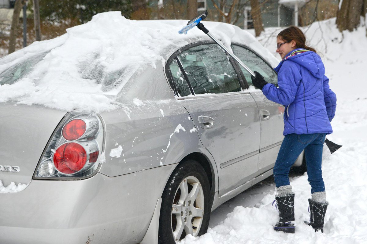 NewRoSnowAngels's tweet photo. New Rochelle's 6"-8" of snow was no challenge for Snow Angel Annie Hessel. Thanks! @NewRoSnowAngels #NewRoSnowAngels http://t.co/lKeW1lMuci
