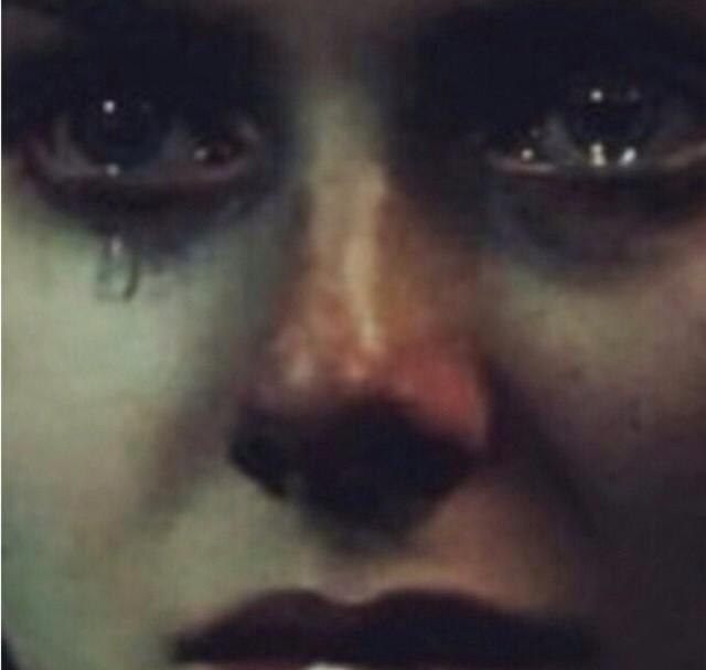 *
.ㅤ
ㅤ
قل للعيون البااكيه اخر الليل
نامي ترى كثر السهر مَ يجيبه !

#بوح_اخر_الليل