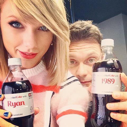 riaputation's tweet photo. Her face isn't real onfg http://t.co/b181UD4JM3