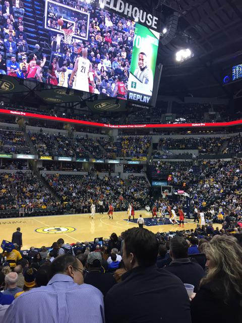 PopFizzClinkAsh's tweet photo. It's nice to be back @Pacers #bankerslifefieldhouse #goldswagger http://t.co/b1ILqDtHqP