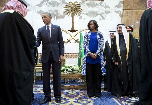 inquirerdotnet's tweet image. Michelle Obama navigates limits on women in Saudi Arabia inq.ph/15H5J4P | @AP