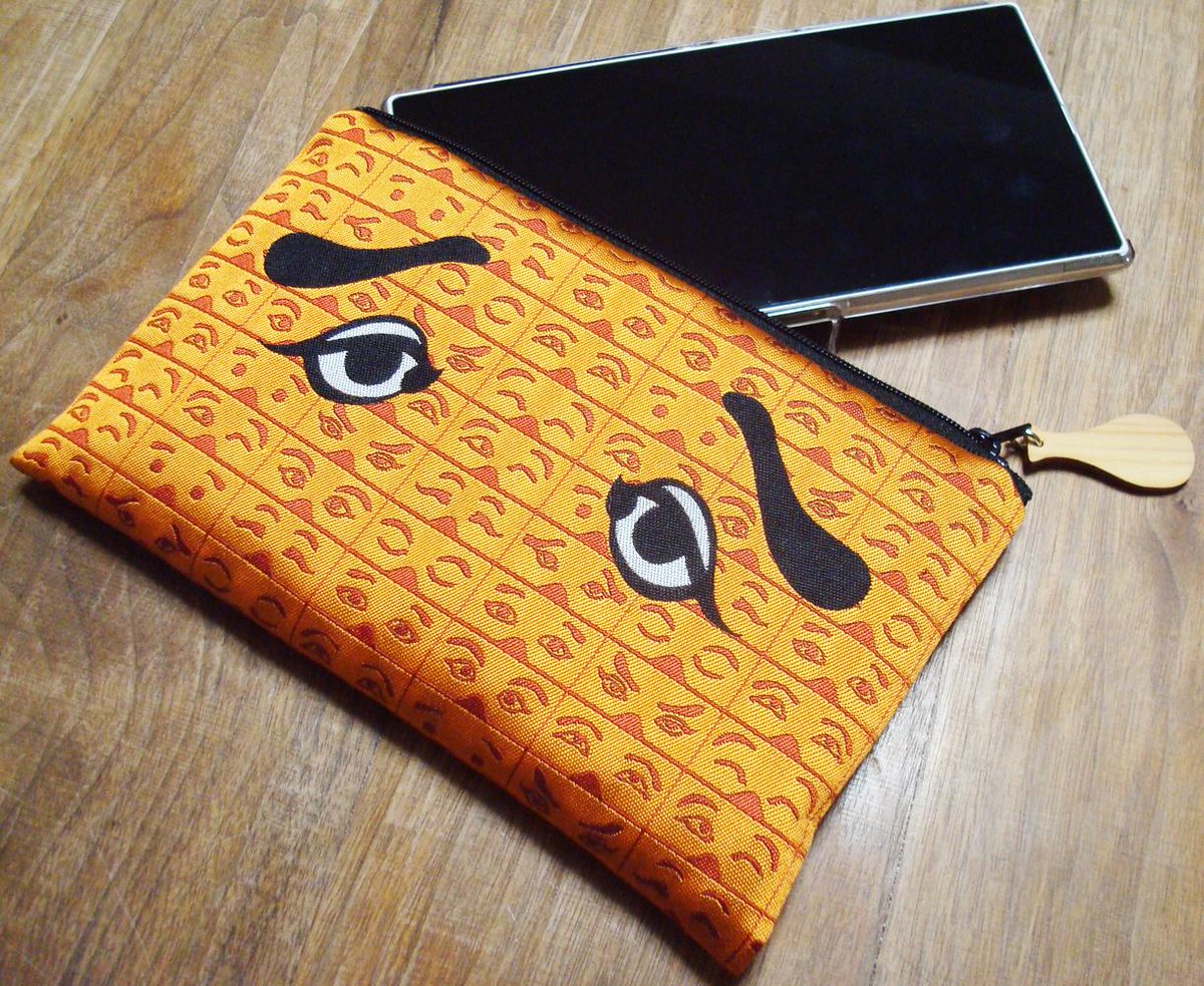 松田恵美 着物イラストエッセイ本 きもの番長 発売中 福岡の友達が買ってきてくれた にわかポーチ 私のデカスマフォxperia Z Ultraもすんなり入ります 博多織 豪華に表絹100 更に 博多どんたくをイメージした木製のしゃもじのチャーム 大事過ぎ