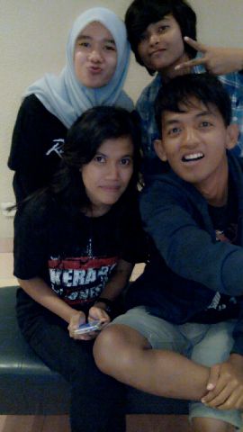 selfie before @rock_nlove_ senggol <a href="/kotakband_/">Official KOTAK</a> @cellakotak <a href="/tantrikotak/">Tantrisyalindri</a> @kk_banten #bankkot_5th