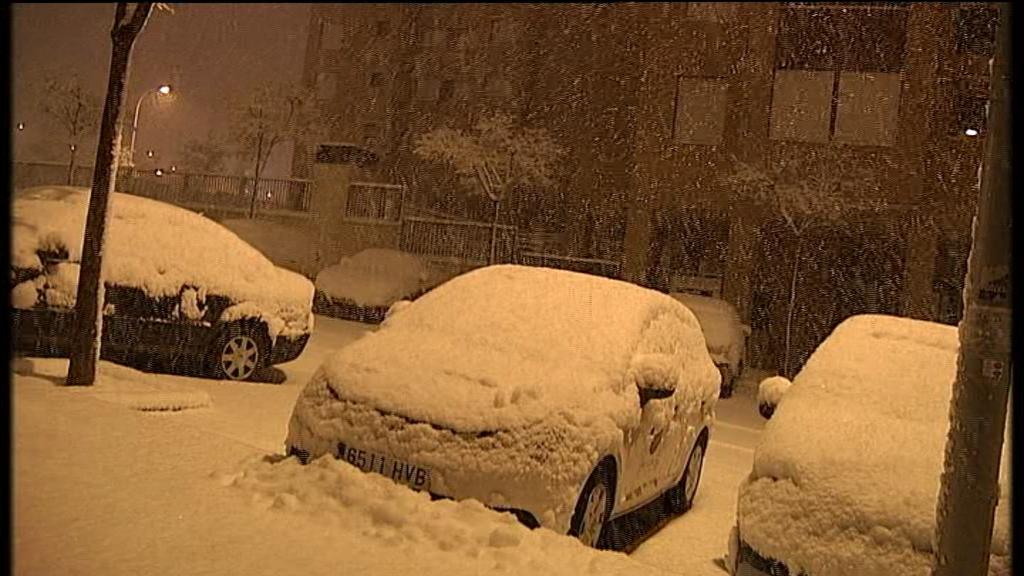 telecincoes's tweet photo. Una ola de frío polar congela el país http://t.co/AIP0YkdFRd http://t.co/0H3vQlQbEW