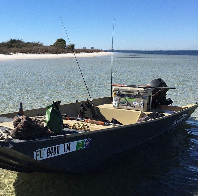 captainLyter's tweet photo. That's the ol GNARCAT @davissurfs 2weeks, we need some swamp time. http://t.co/gQr4rybyaV