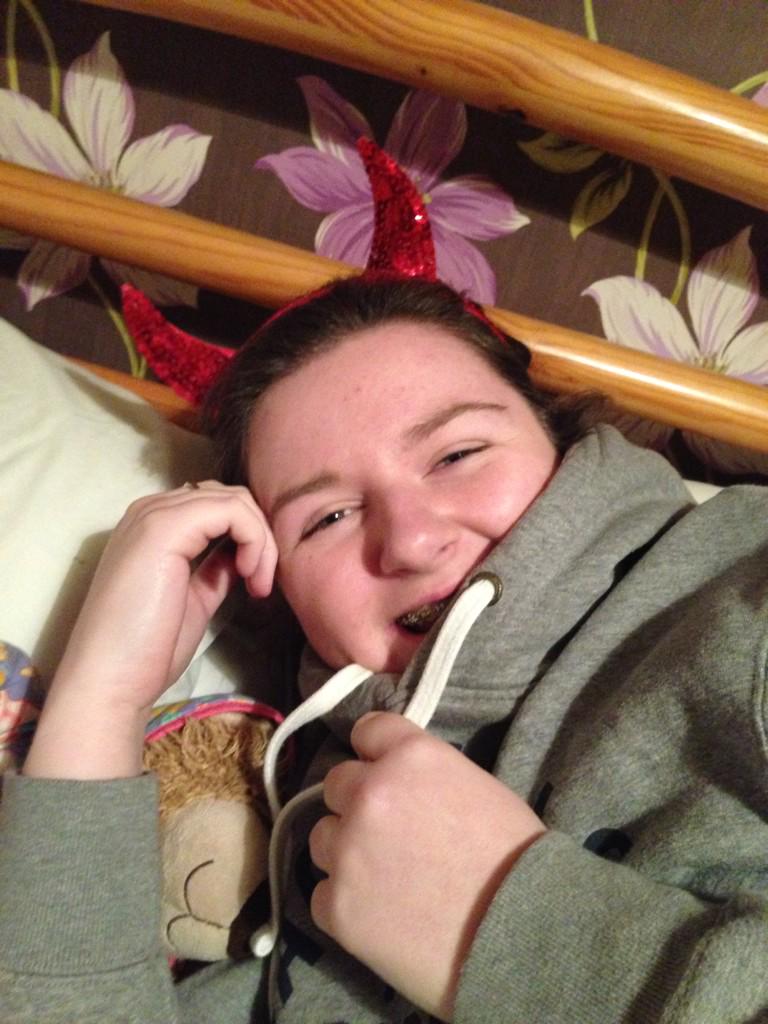 emmajanehanlon's tweet photo. #wcw       @emmaobrien8 #littleDivil http://t.co/aae1yUdn15
