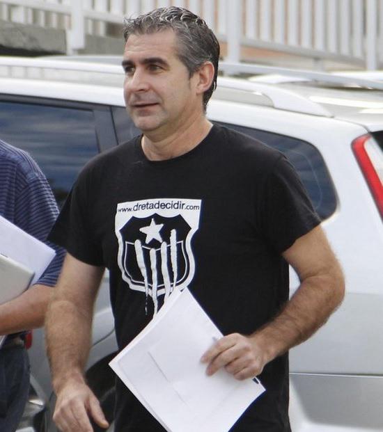 PhilAMellows's tweet photo. Quieren hundir al Barcelona por ser un club catalán y catalanista.
Aquí Jordi Casas, el que denunció el caso Neymar. http://t.co/RDRf4l0uJm