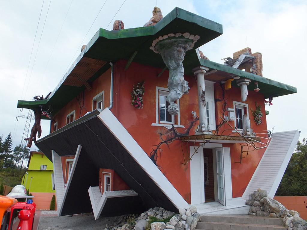 ت ـغـريـد ات م ـسافر On Twitter Haus Steht Kopf البيت المقلوب