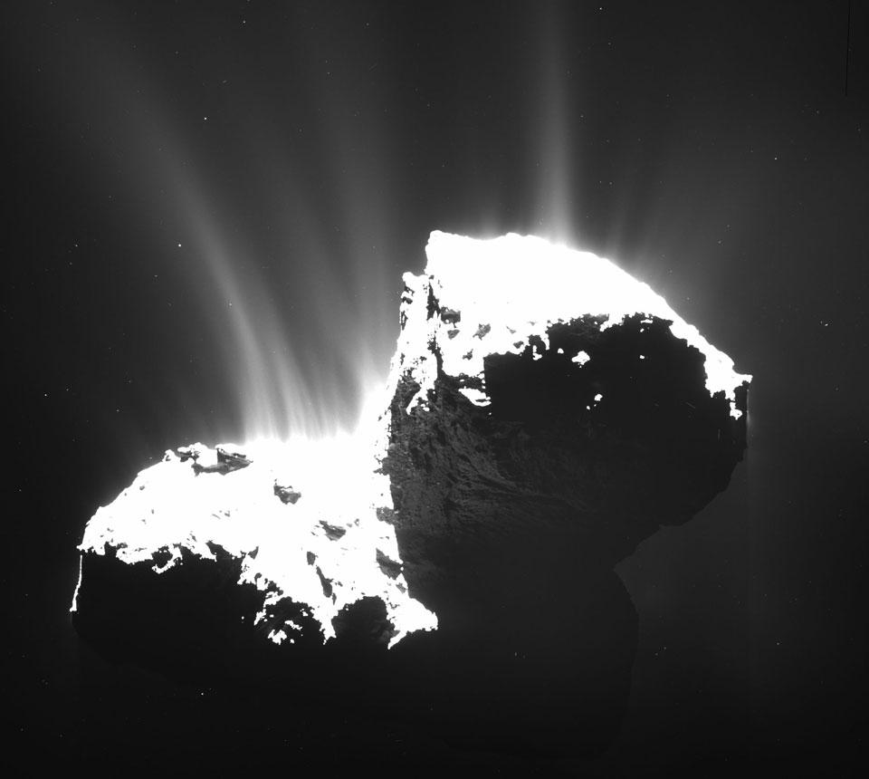 SwiMadScientist's tweet photo. Jets from Comet  Churyumov Gerasimenko #nature_science http://t.co/dsBv6y1CvV http://t.co/ZcvdgJkPYO
